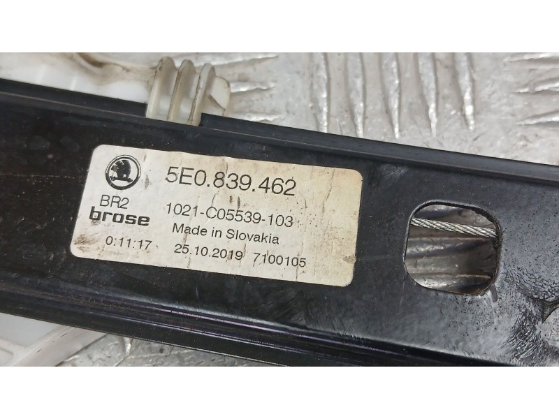 Recambio de elevalunas trasero derecho para skoda octavia iii combi (5e5, 5e6) 1.5 tsi g-tec referencia OEM IAM 5E0839462 ELECTR