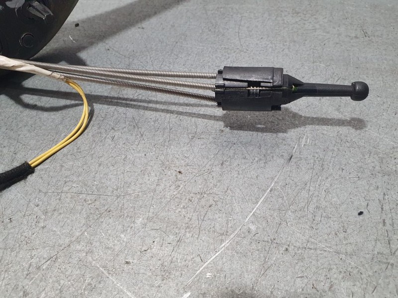 Recambio de retrovisor izquierdo para peugeot 208 active referencia OEM IAM 1611240080  C/ M