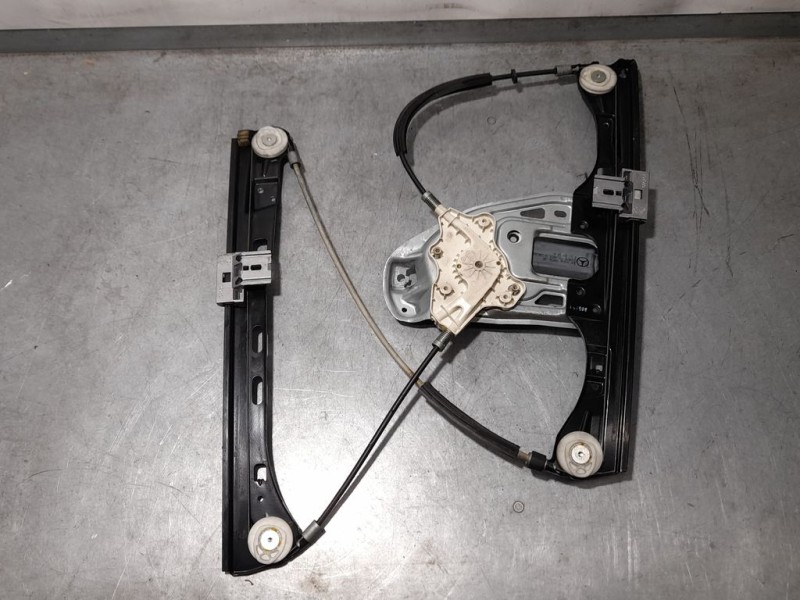 Recambio de elevalunas delantero izquierdo para mercedes-benz clase c (w203) berlina 200 compressor (203.042) referencia OEM IAM