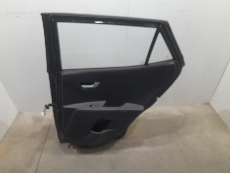 Recambio de puerta trasera derecha para kia stonic (yb) 1.2 cvvt referencia OEM IAM  TOCADA 