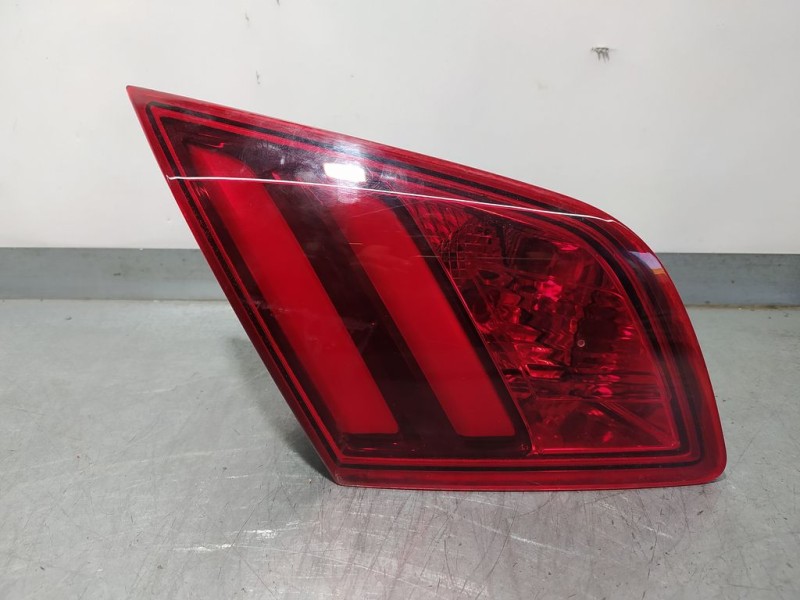 Recambio de piloto trasero izquierdo para peugeot 308 style referencia OEM IAM 9677818380  INTERIOR ROZADO