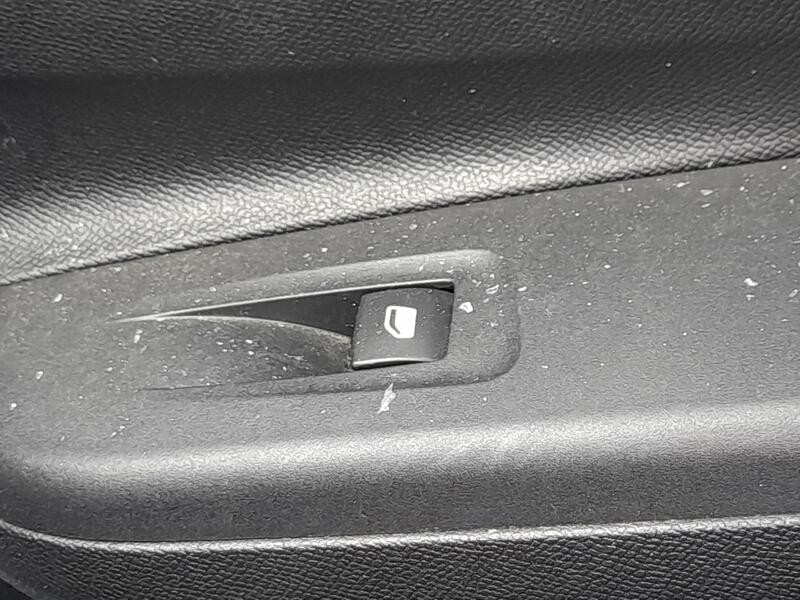 Recambio de mando elevalunas delantero derecho para opel corsa f (p2jo) 1.2 (68) referencia OEM IAM 98044803ZD  