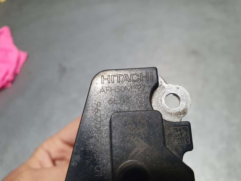 Recambio de caudalimetro para peugeot 208 style referencia OEM IAM 9677093080 AFH50M HITACHI