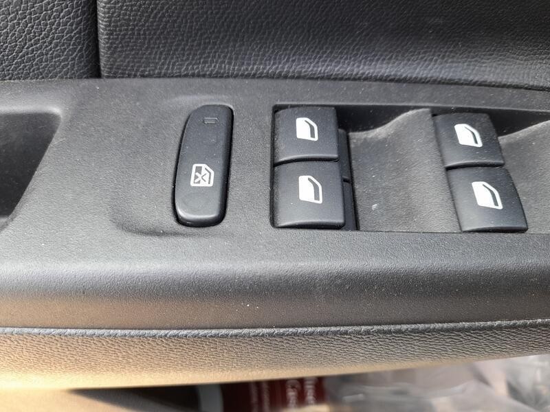 Recambio de mando elevalunas delantero izquierdo para opel corsa f (p2jo) 1.2 (68) referencia OEM IAM 96788264ZD C/MANDO RETROVI