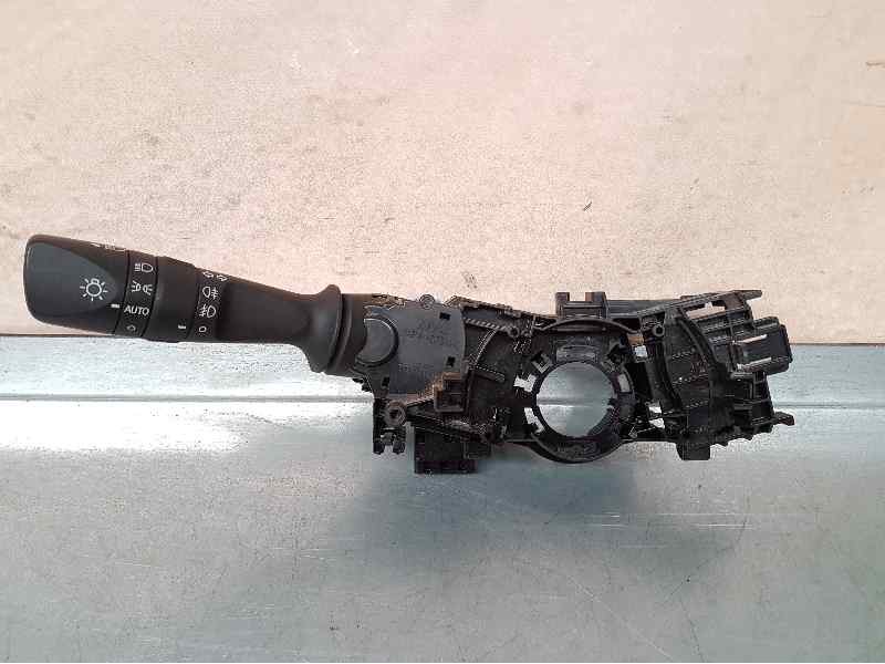 Recambio de mando luces para toyota rav 4 active referencia OEM IAM   