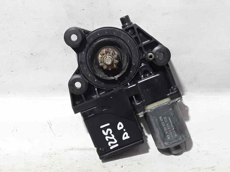 Recambio de motor elevalunas delantero derecho para renault megane iii coupe dynamique referencia OEM IAM 807300006R  