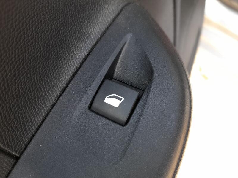 Recambio de mando elevalunas trasero izquierdo para opel corsa f (p2jo) 1.2 (68) referencia OEM IAM 98044803ZD  