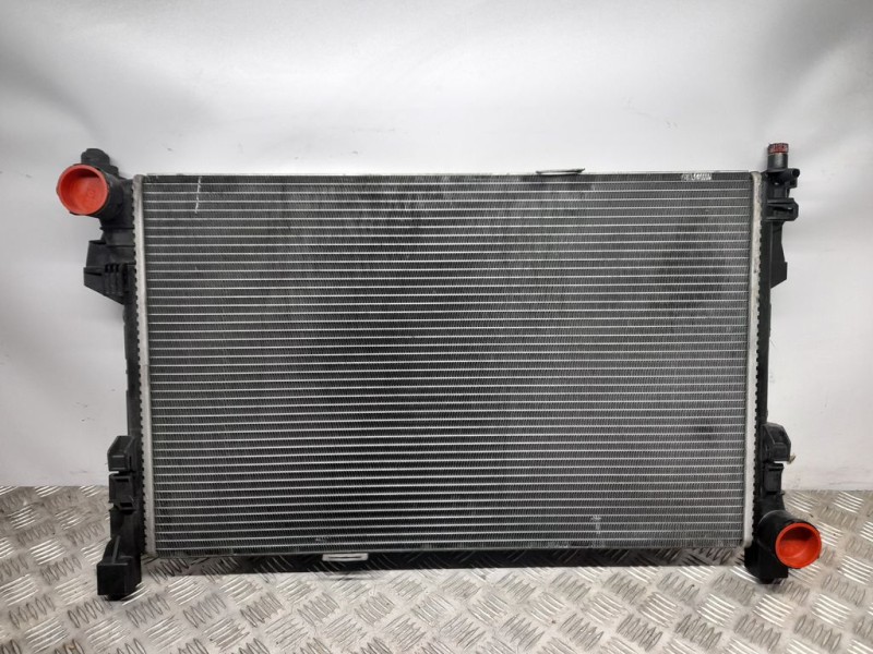 Recambio de radiador agua para mercedes-benz clase c (w203) berlina 200 compressor (203.042) referencia OEM IAM 870899Z  VALEO