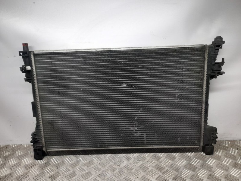 Recambio de radiador agua para mercedes-benz clase c (w203) berlina 200 compressor (203.042) referencia OEM IAM 870899Z  VALEO