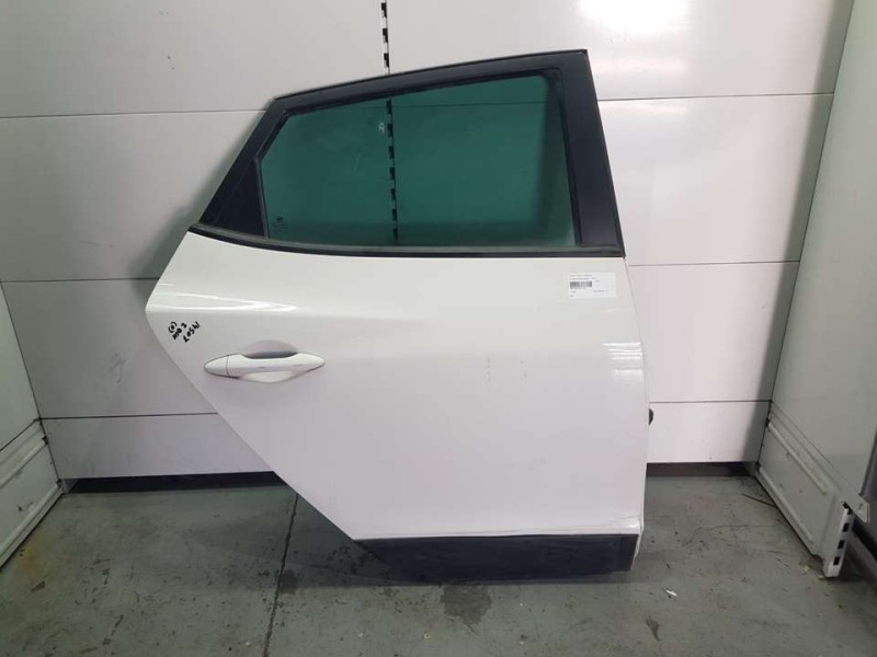 Recambio de puerta trasera derecha para hyundai ix35 style 2wd referencia OEM IAM 770042S040  TOCADA