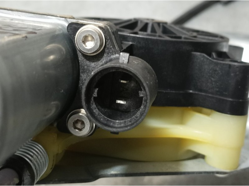 Recambio de elevalunas delantero derecho para renault kangoo profesional referencia OEM IAM 807208423R  ELECTRICO 2 PINS