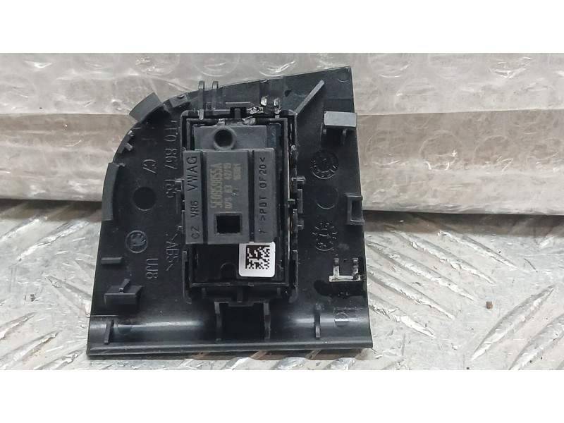 Recambio de mando elevalunas trasero izquierdo para skoda octavia iii combi (5e5, 5e6) 1.5 tsi g-tec referencia OEM IAM 5E086718