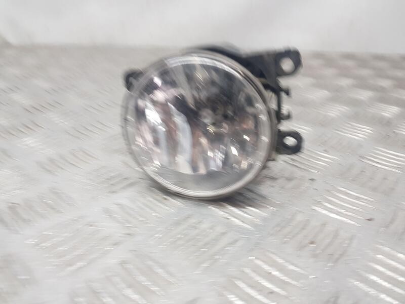 Recambio de faro antiniebla izquierdo para renault megane iv hatchback (b9a/m/n_) 1.5 blue dci 115 (b9a6) referencia OEM IAM 261