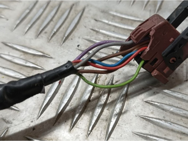 Recambio de retrovisor izquierdo para peugeot 407 sport referencia OEM IAM   ELECTRICO 7 CABLES