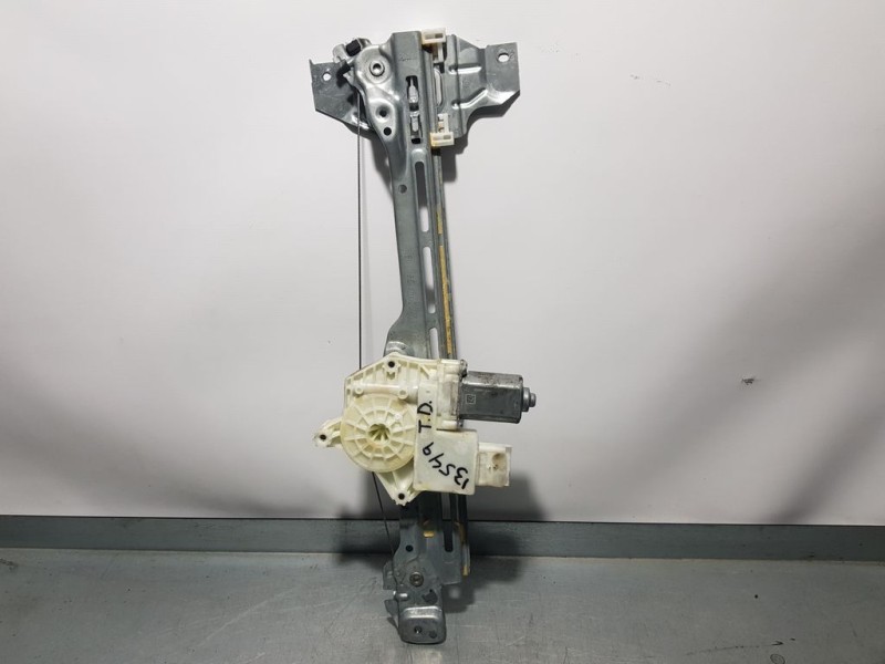 Recambio de elevalunas trasero derecho para peugeot 308 style referencia OEM IAM 9825710480 25468656 BROSE ELECTRICO 6 PINS