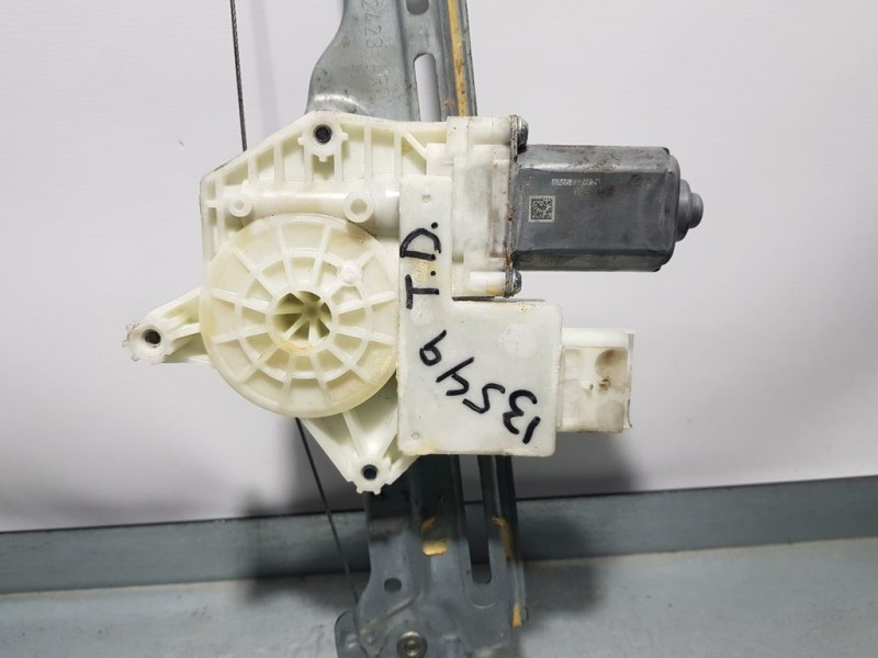 Recambio de elevalunas trasero derecho para peugeot 308 style referencia OEM IAM 9825710480 25468656 BROSE ELECTRICO 6 PINS