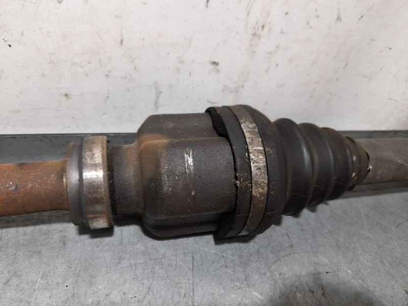 Recambio de transmision delantera derecha para peugeot 407 sport referencia OEM IAM 9686058980  