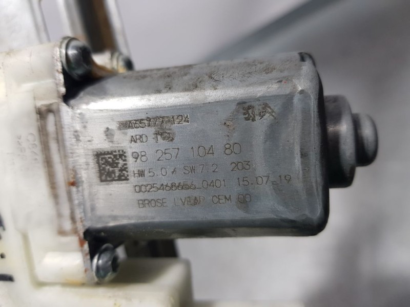 Recambio de elevalunas trasero derecho para peugeot 308 style referencia OEM IAM 9825710480 25468656 BROSE ELECTRICO 6 PINS