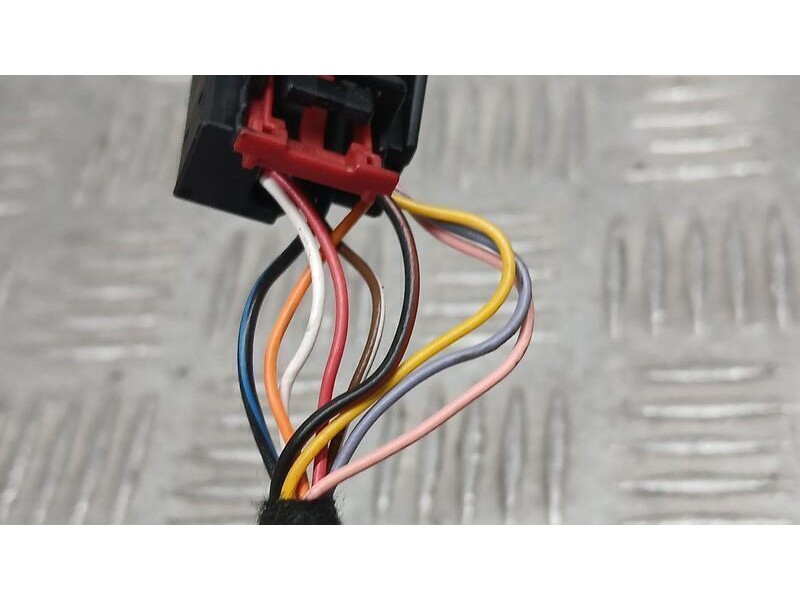 Recambio de retrovisor derecho para skoda octavia iii combi (5e5, 5e6) 1.5 tsi g-tec referencia OEM IAM 5E0857538A ELECTRICO 9 C