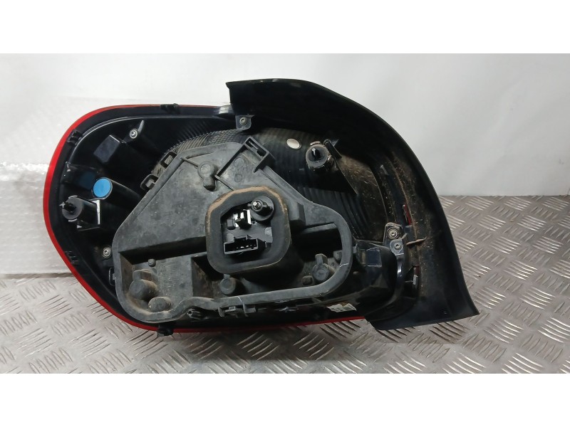 Recambio de piloto trasero derecho para citroën c3 iii (sx) 1.2 vti 82 referencia OEM IAM 9812257480 VALEO L90074662