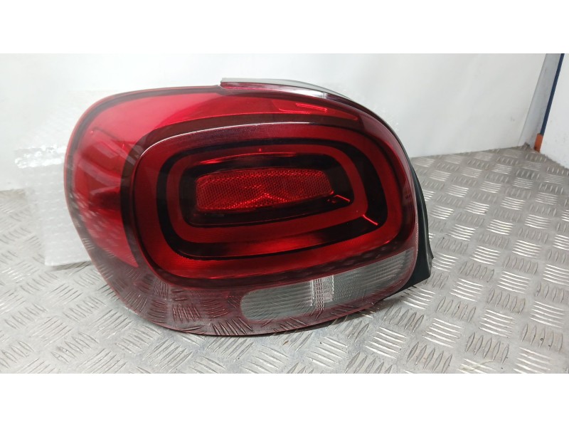 Recambio de piloto trasero izquierdo para citroën c3 iii (sx) 1.2 vti 82 referencia OEM IAM 9812257580 VALEO L90074661