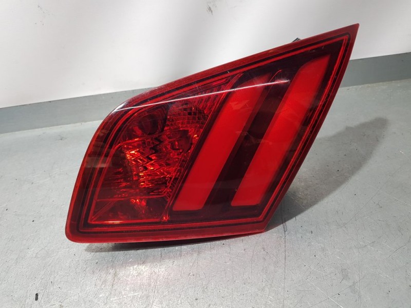 Recambio de piloto trasero derecho para peugeot 308 style referencia OEM IAM 9677818280 81260201 INTERIOR