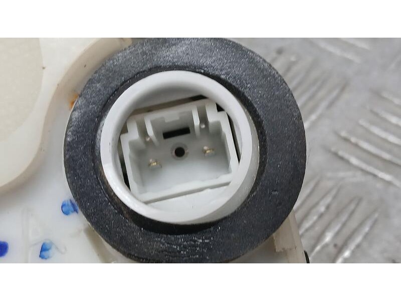 Recambio de cerradura puerta trasera izquierda para subaru xv active referencia OEM IAM 41208Z4  