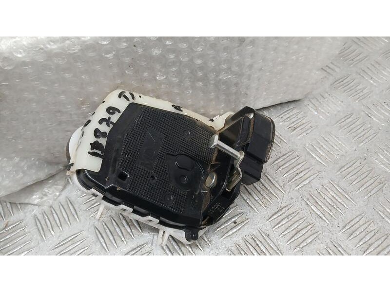 Recambio de cerradura puerta trasera izquierda para subaru xv active referencia OEM IAM 41208Z4  