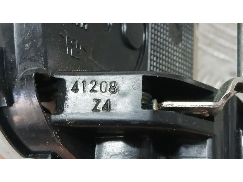 Recambio de cerradura puerta trasera izquierda para subaru xv active referencia OEM IAM 41208Z4  