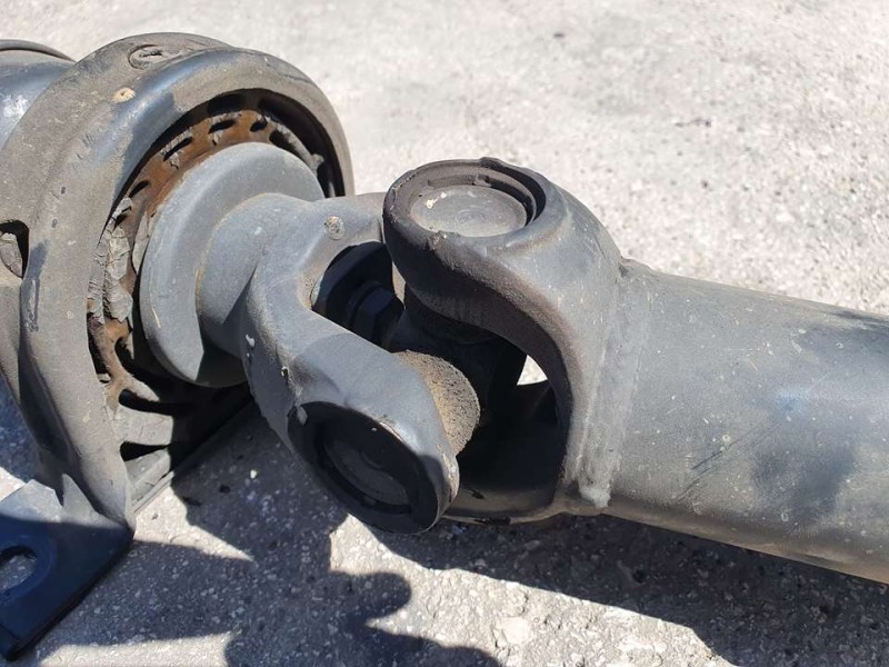 Recambio de transmision central para iveco daily ka caja cerrada gran espacio 35s... batalla 3300 referencia OEM IAM SIN REF  