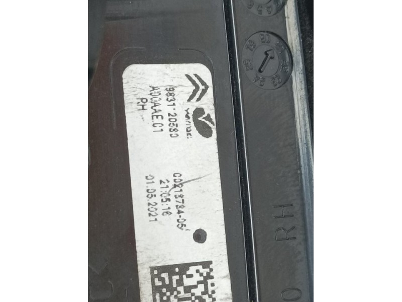 Recambio de piloto trasero derecho para citroën c4 1.5 hdi referencia OEM IAM 9831120580  INTERIOR