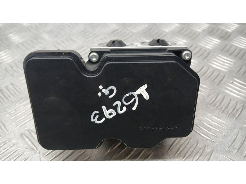 Recambio de abs para toyota corolla (e21) hybrid active referencia OEM IAM 4451012600 ADVICS 