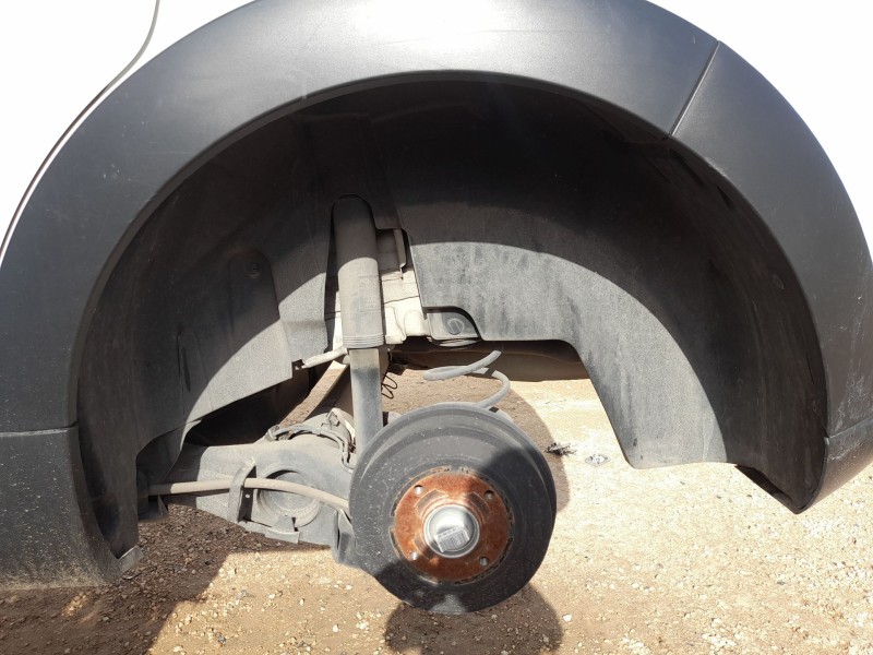 Recambio de plastico pase rueda tras. izq. para citroën c3 iii (sx) 1.2 vti 82 referencia OEM IAM 9811931780  