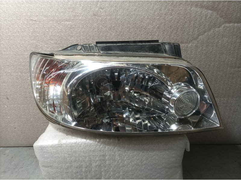 Recambio de faro derecho para hyundai matrix (fc) 1.5 crdi gls referencia OEM IAM 92102170  