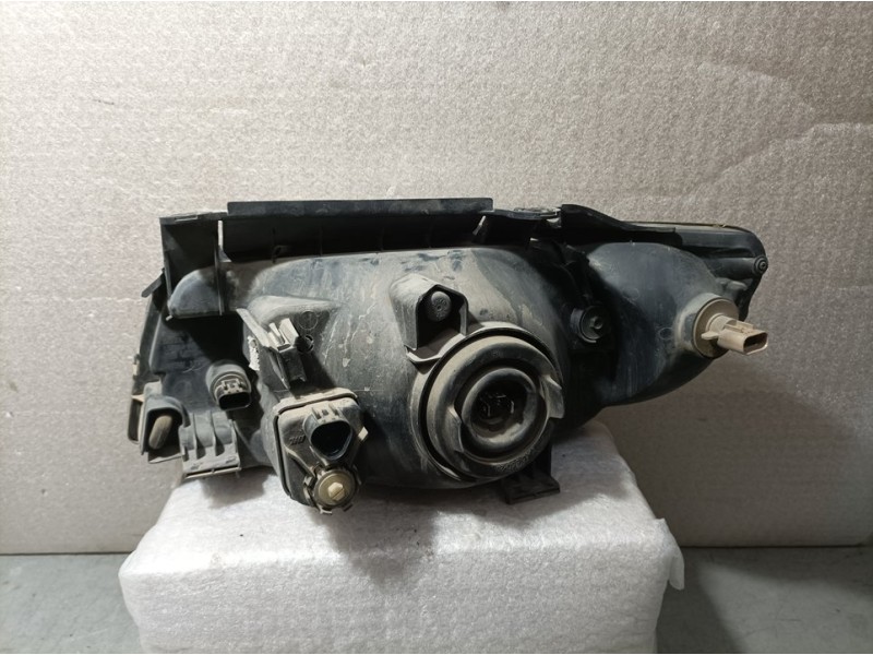 Recambio de faro derecho para hyundai matrix (fc) 1.5 crdi gls referencia OEM IAM 92102170  