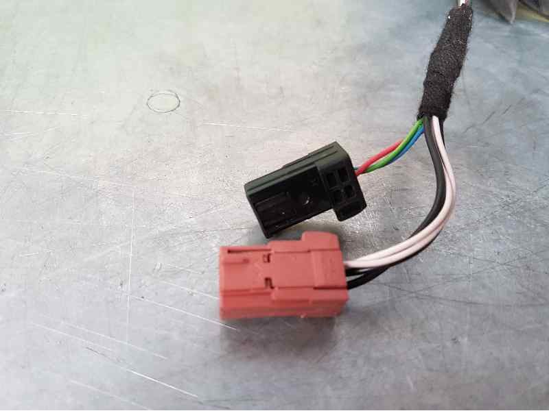Recambio de retrovisor izquierdo para peugeot 208 active referencia OEM IAM  4 Y 3 CABLES ELECTRICO