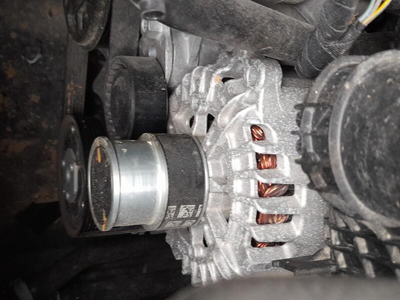 Recambio de alternador para seat arona (kj7, kjp) 1.0 tsi referencia OEM IAM 04E903015HX  