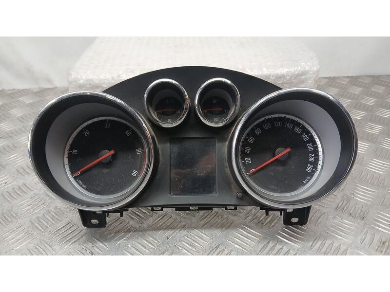 Recambio de cuadro instrumentos para opel astra j lim. sport referencia OEM IAM 13355679  600775881