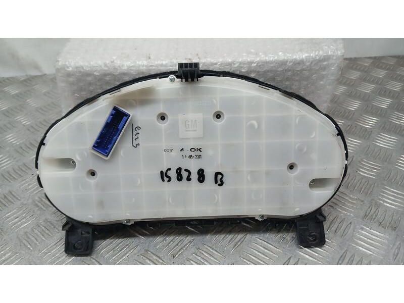 Recambio de cuadro instrumentos para opel astra j lim. sport referencia OEM IAM 13355679  600775881