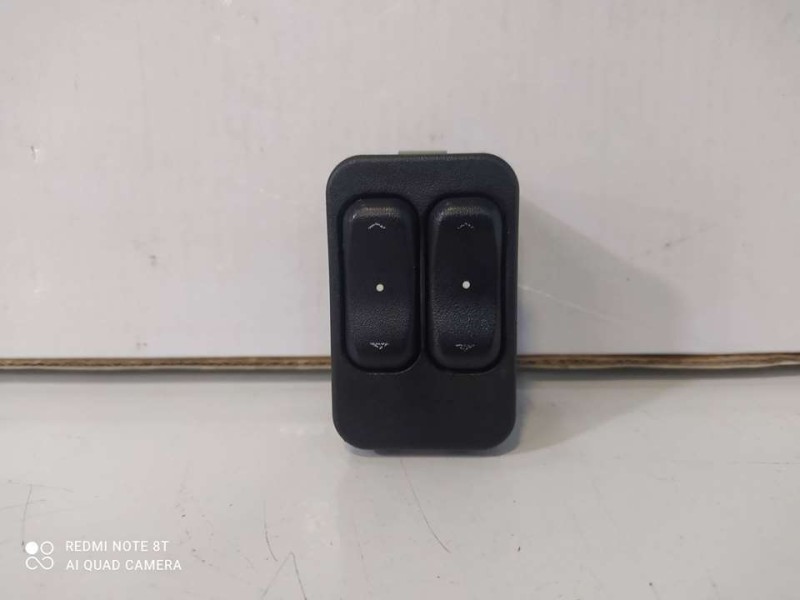 Recambio de mando elevalunas delantero izquierdo para opel astra g berlina referencia OEM IAM 90561088  