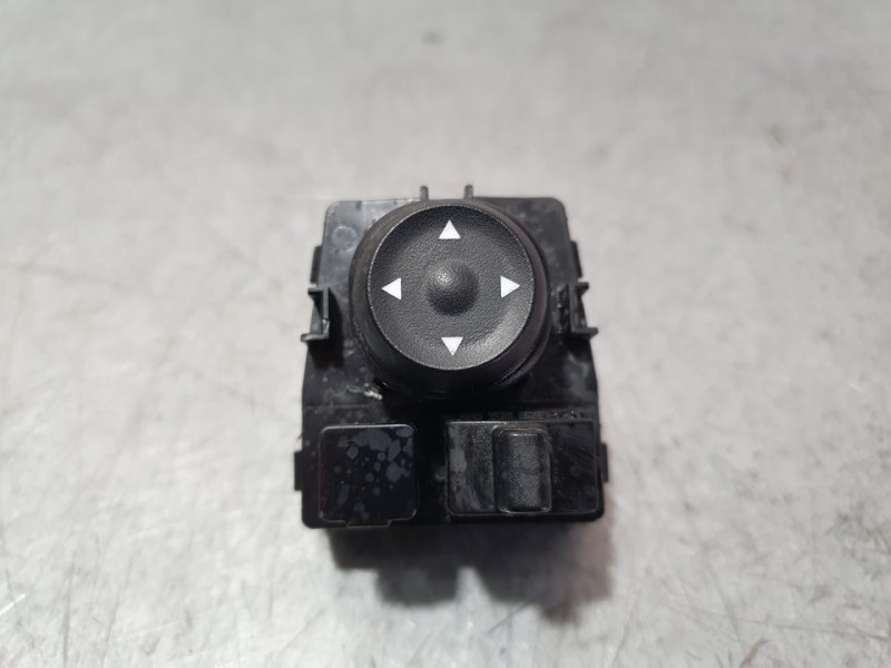 Recambio de mando retrovisor para hyundai i 20 esence referencia OEM IAM 93530BV000  