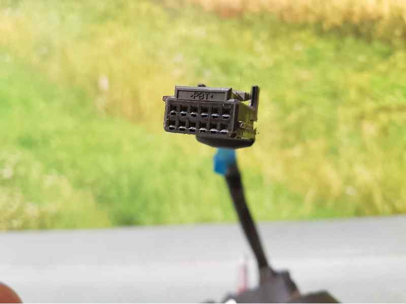 Recambio de retrovisor derecho para renault clio iv expression referencia OEM IAM 963016264R PILOTO ROTO ELECTRICO 9 CABLES