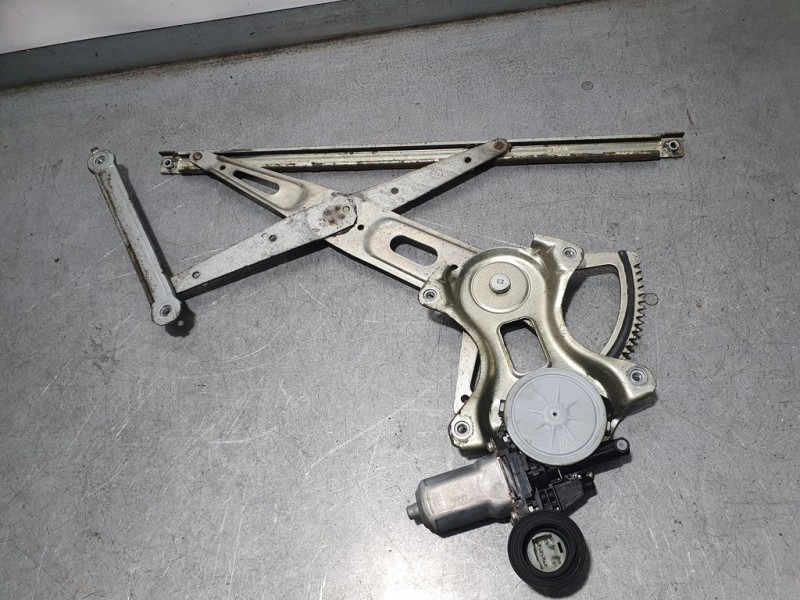 Recambio de elevalunas delantero derecho para lexus is200 (ds2/is2) 220d referencia OEM IAM 8571028010 0320401760 DENSO ELECTRIC