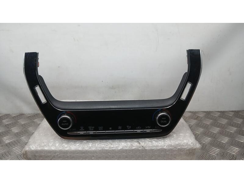 Recambio de mando climatizador para toyota corolla (e21) hybrid active referencia OEM IAM 5590002F30  7037Y28