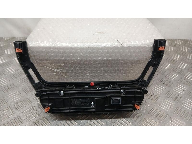 Recambio de mando climatizador para toyota corolla (e21) hybrid active referencia OEM IAM 5590002F30  7037Y28