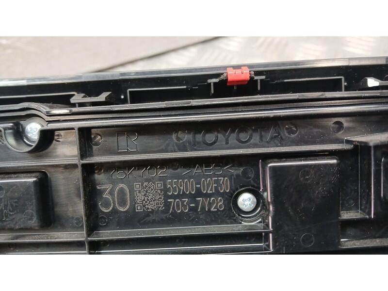 Recambio de mando climatizador para toyota corolla (e21) hybrid active referencia OEM IAM 5590002F30  7037Y28