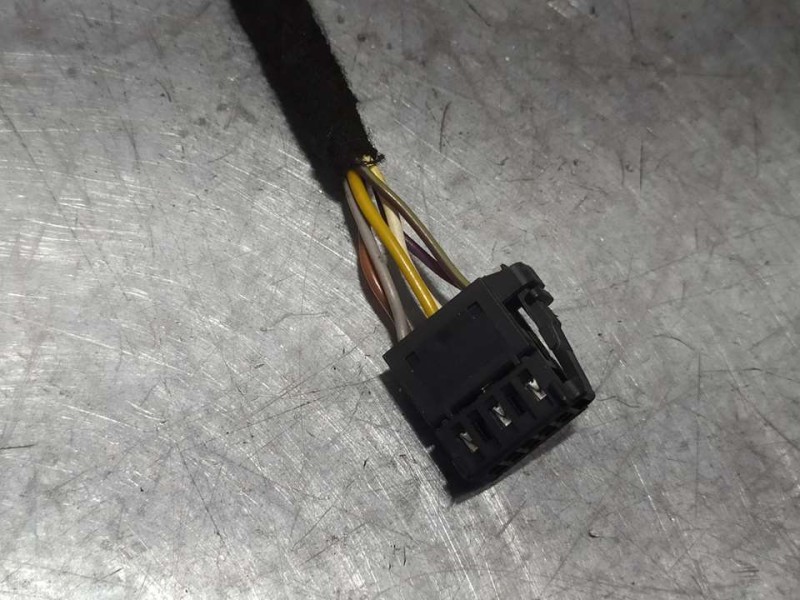 Recambio de retrovisor izquierdo para volkswagen polo (6r1) advance referencia OEM IAM 6R1857501BFB9A 6 CABLES ELECTRICO TOCADO