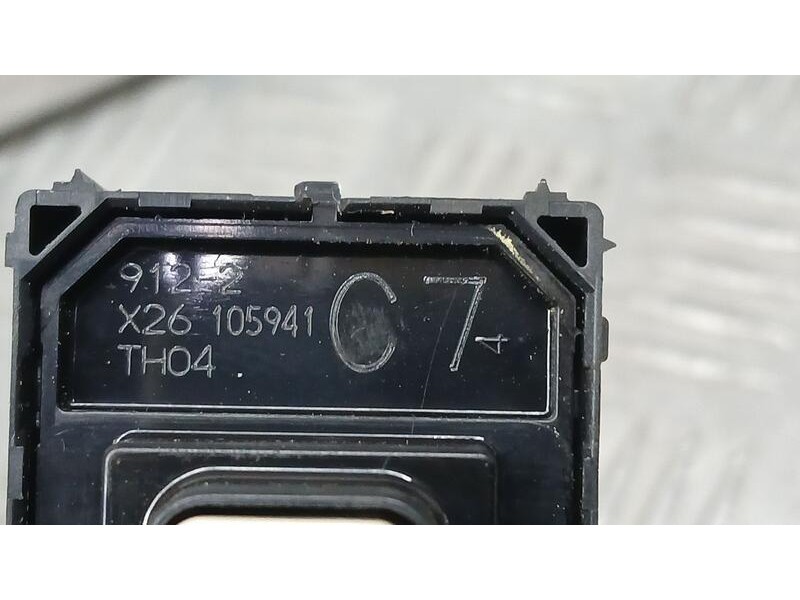 Recambio de mando retrovisor para toyota corolla (e21) hybrid active referencia OEM IAM 8487202450  X26105941C7