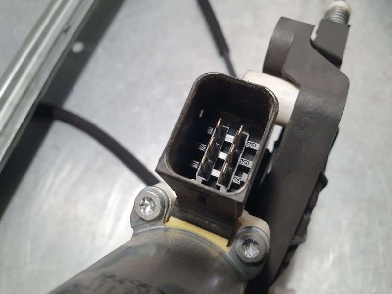 Recambio de elevalunas delantero izquierdo para mercedes-benz vito kasten (639) 110 cdi lang (639.603) referencia OEM IAM A63972