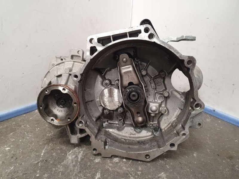 Recambio de caja cambios para audi a3 (8v) ambiente ultra referencia OEM IAM RSW 25047 6VELOCIDADES